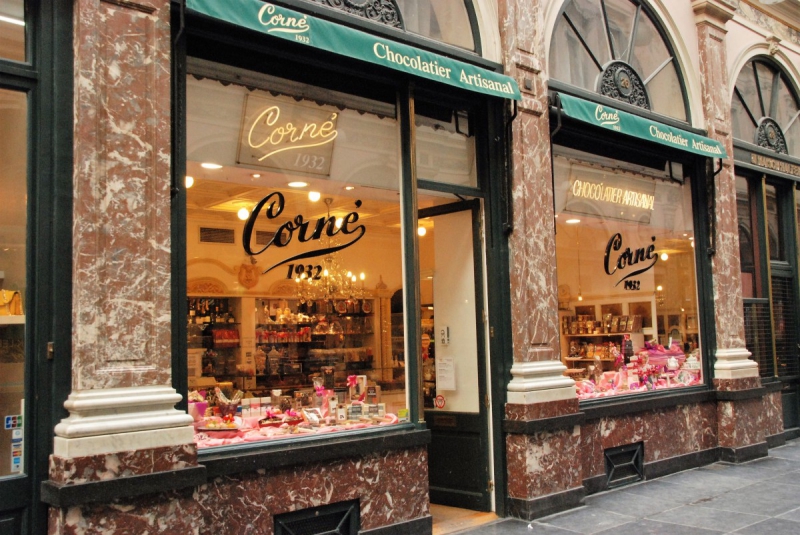 vente-TOURTOUR-min_chocolate_chocolaterie_shop_luxury_chic_gallery_brussels_belgium-558146